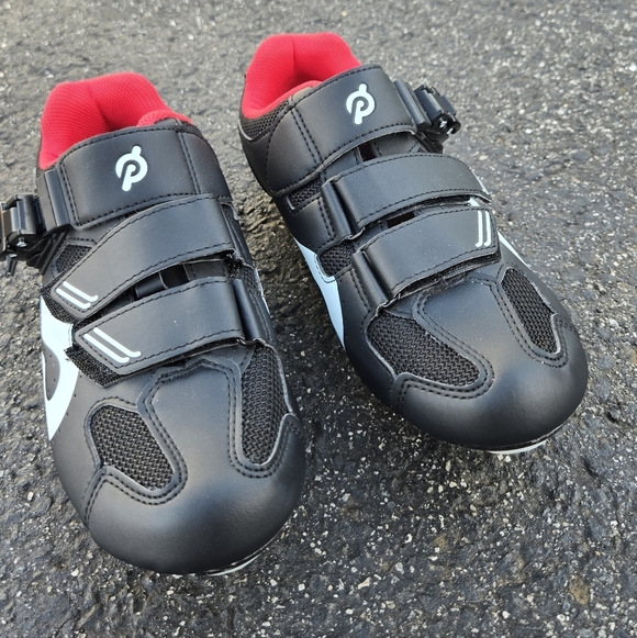 Peloton Black Cycling Shoes with Red Interior-Size 8 - Picture 2 of 6